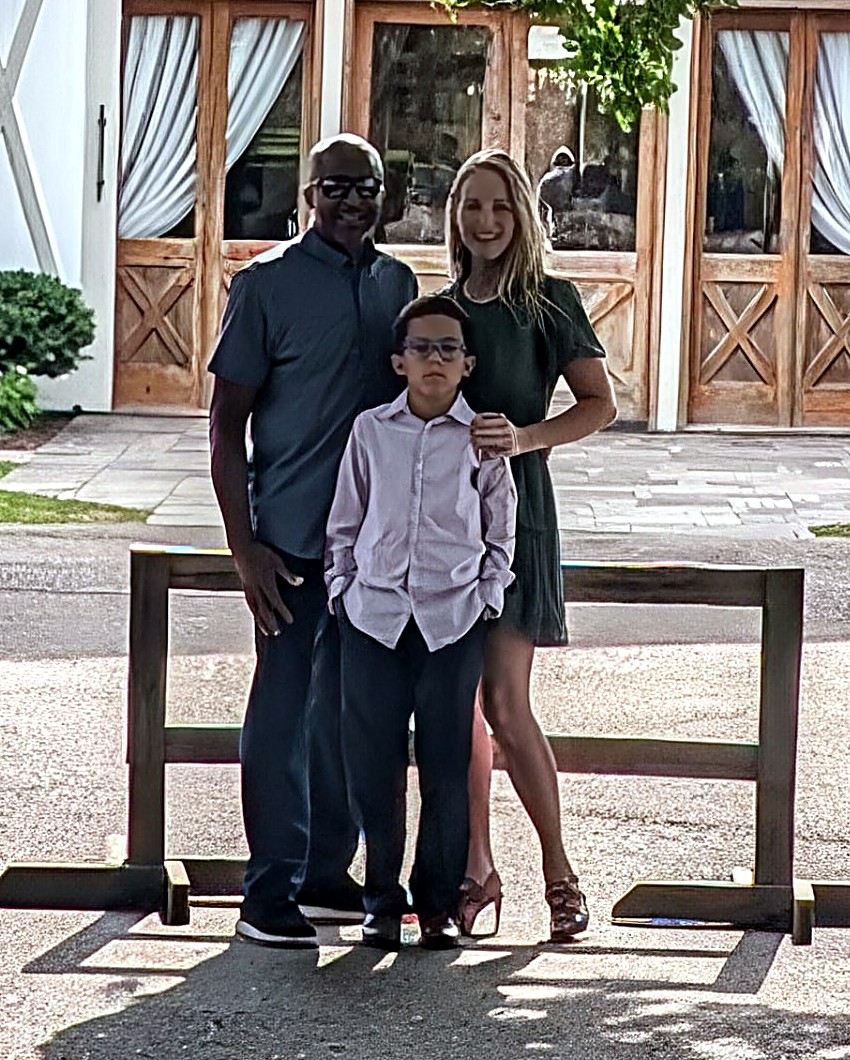 Chris and Kay Richmond with their son, photo 3
